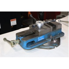KURT D675 MILLING VISE 6" JAW WIDTH 7 1/2" OPENING MFG. WITH SWIVEL BASE MFG. IN USA KURT ANGLOCK, USED